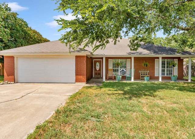 Property at 1004 E Johnson St, Burnet, TX 78611, 3 beds, 2 baths