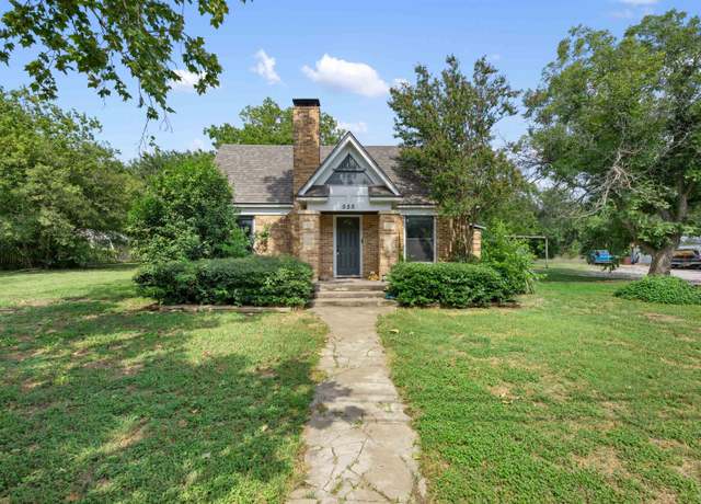 Property at 555 Hopewell Rd, Bertram, TX 78605, 3 beds, 1 bath