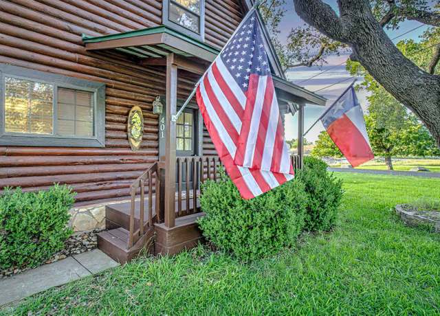 Property at 401 Lake Dr, Horseshoe Bay, TX 78657, 2 beds, 2 baths