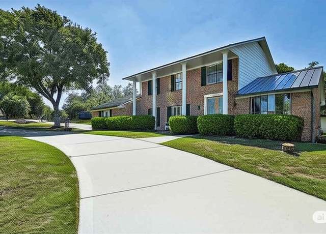 Property at 608 Sombrero Dr, Horseshoe Bay, TX 78657, 3 beds, 3 baths