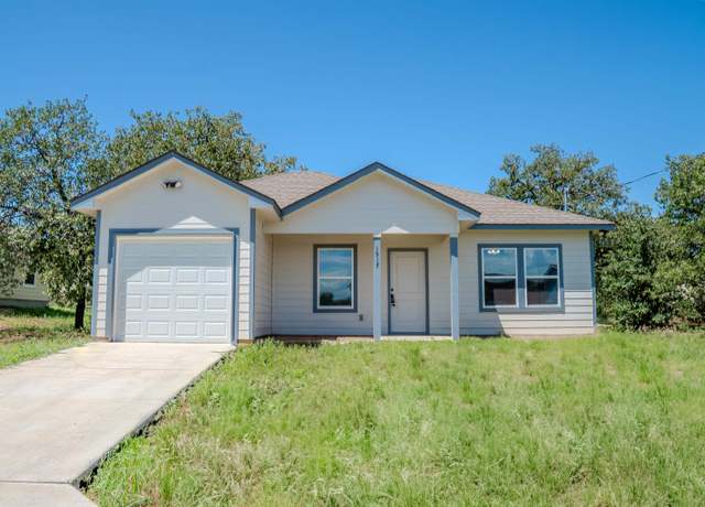 Property at 1917 Greenwood Ave, Kingsland, TX 78639, 3 beds, 2 baths