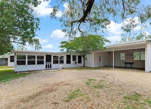 Property at 222 Bluebonnet Dr, Granite Shoals, TX 78654, 4 beds, 2 baths