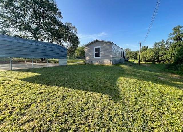 Property at 602 W Brown St, Llano, TX 78643, 3 beds, 2 baths