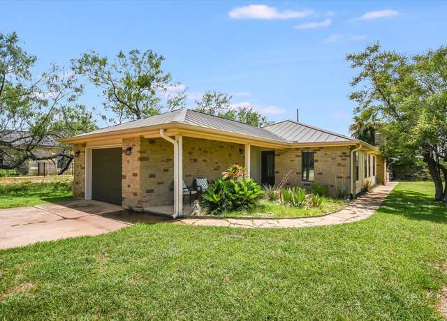 Property at 603 Sun Ray, Horseshoe Bay, TX 78657, 3 beds, 2 baths