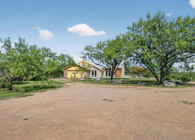 Property at 95 Gateway N, Marble Falls, TX 78654, 3 beds, 2 baths
