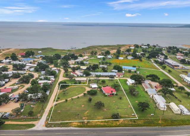 Property at 110 Dillingham Dr, Buchanan Dam, TX 78609, 2 beds, 2 baths