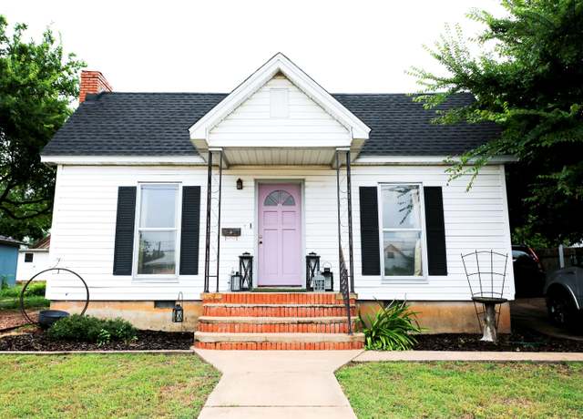 Property at 1406 Ford St, Llano, TX 78643, 2 beds, 1 bath