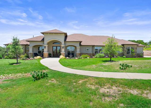 Property at 105 Clear Ct, Marble Falls, TX 78654, 4 beds, 3.5 baths