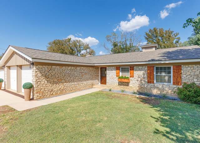 Property at 142 Lakeshore Dr, Horseshoe Bay, TX 78657, 2 beds, 2 baths