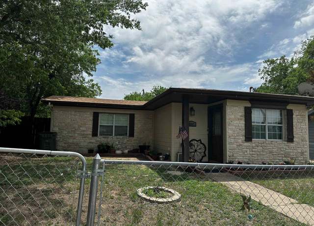 Property at 1007 E Live Oak St, Burnet, TX 78611, 2 beds, 1 bath