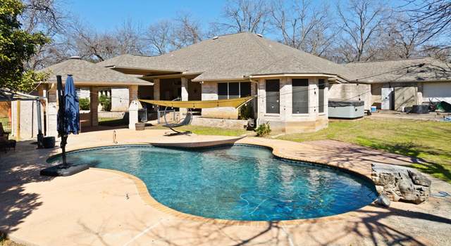 Photo of 319 San Saba St, Meadowlakes, TX 78654