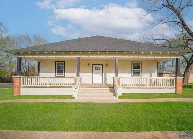 Property at 1104 N Bolivar St, Marshall, TX 75670, 3 beds, 2 baths