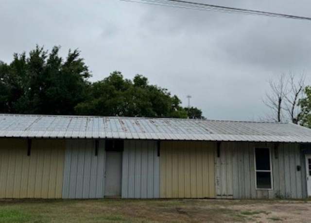 Property at 418 E Ragley St, Henderson, TX 75652, 1 bed, 1 bath