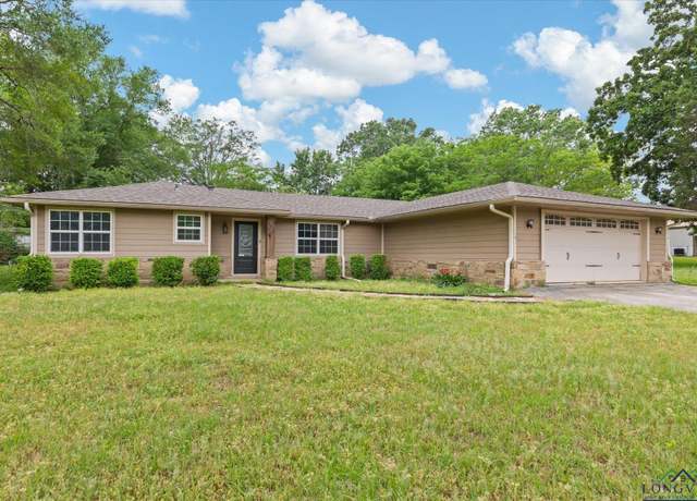 Property at 102 E Cedar St, Hallsville, TX 75650, 4 beds, 2.5 baths