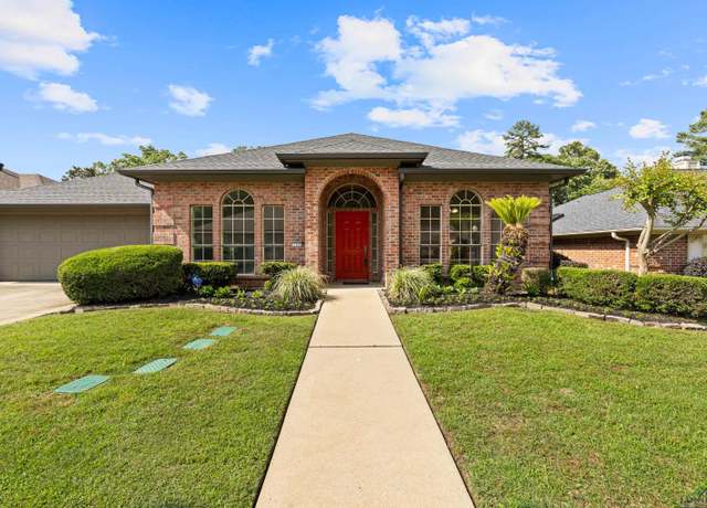 Property at 103 Village Green Ln, Longview, TX 75605, 3 beds, 2 baths