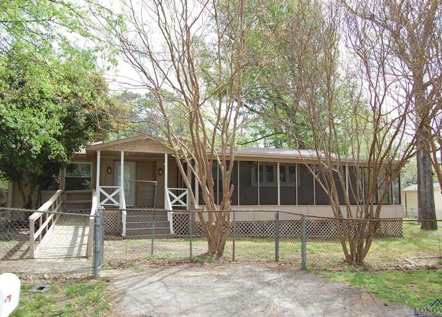 Property at 10114 Paradise Cir, Chandler, TX 75758, 3 beds, 2 baths