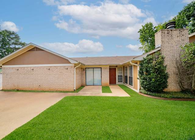 Property at 3 Bellengrath Cir, Longview, TX 75605, 2 beds, 2 baths