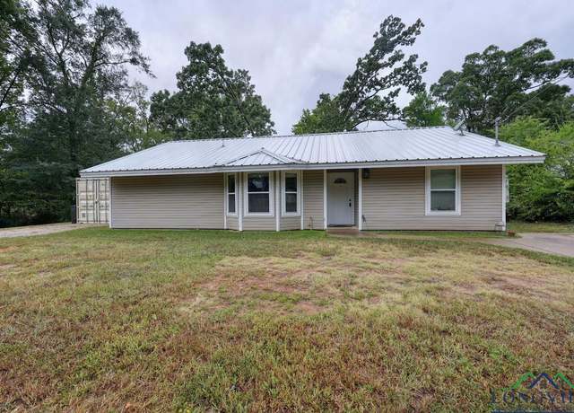 Property at 2509 Broadway Blvd, Kilgore, TX 75662, 3 beds, 2 baths