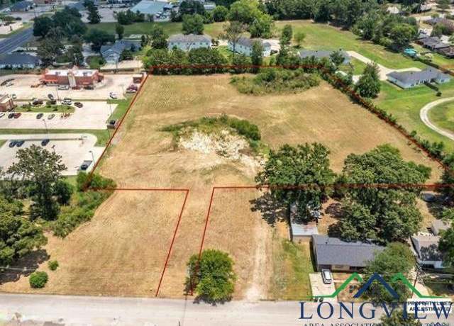Property at 400 N Parker St, Carthage, TX 75633