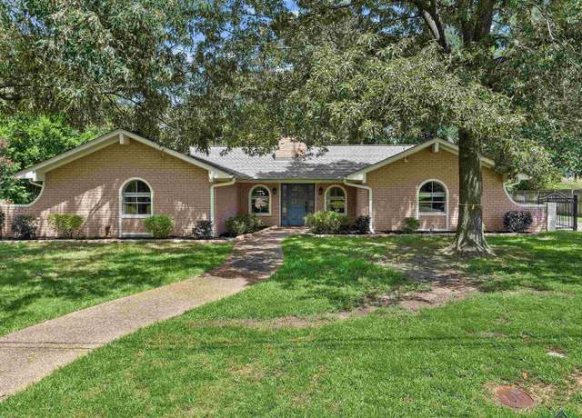 Property at 1504 Auburn Dr, Longview, TX 75601, 4 beds, 3.5 baths