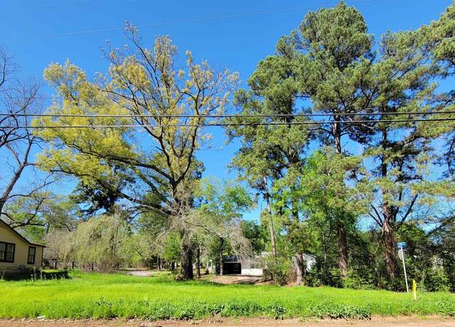 Property at 800 Webb St, Daingerfield, TX 75638