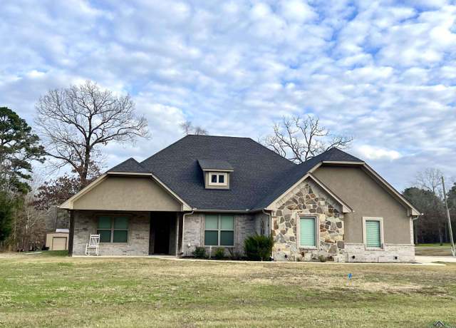 Property at 109 Little Hickory Dr, Gladewater, TX 75647, 4 beds, 2 baths