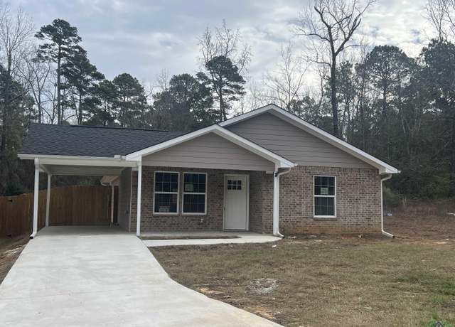 Property at 2808 Park Dr, Marshall, TX 75670, 3 beds, 2 baths