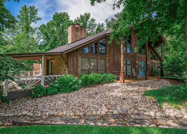 Property at 117 Joni Ln, Kilgore, TX 75662, 4 beds, 2.5 baths