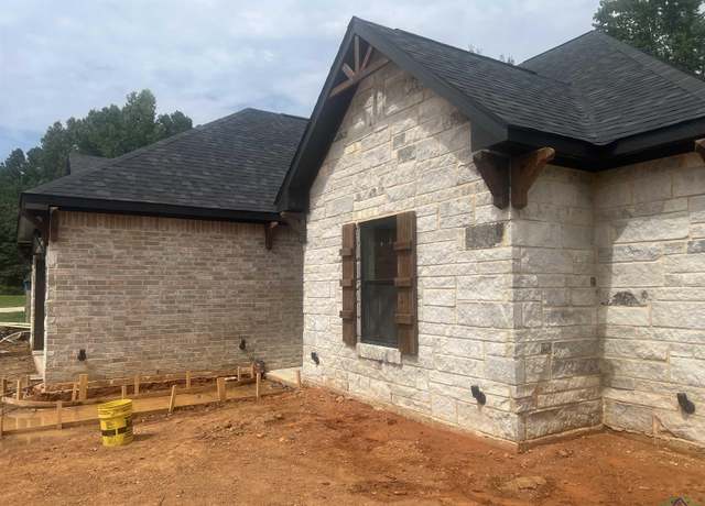 Property at 104 Valley Vw, Marshall, TX 75672, 3 beds, 2 baths