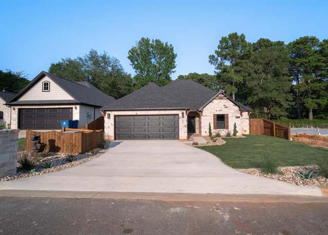 Property at 104 Valley Vw, Marshall, TX 75672, 3 beds, 2 baths