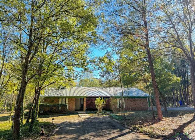 Property at 105 N Hwy 59 St, Linden, TX 75563, 3 beds, 2 baths