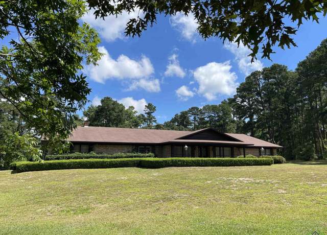 Property at 2115 E Pinecrest Dr, Atlanta, TX 75551, 4 beds, 3.5 baths