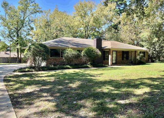 Property at 340 Karen St, Kilgore, TX 75662, 3 beds, 2 baths