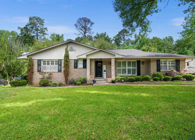 Property at 702 Slaydon St, Henderson, TX 75654, 3 beds, 2 baths