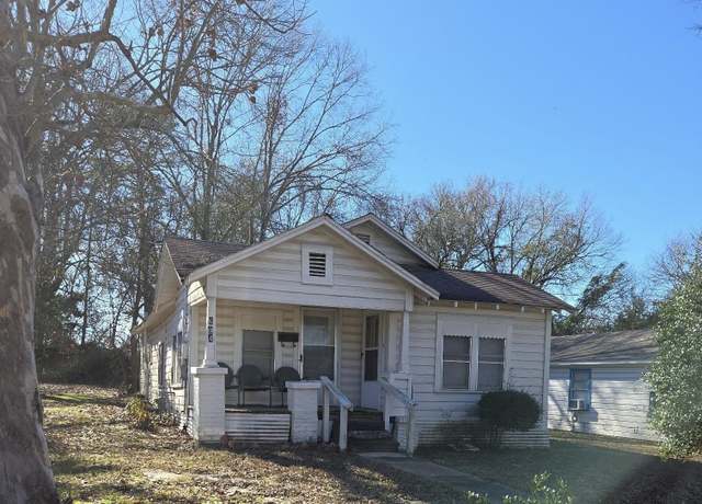 Property at 604 Wood St, Henderson, TX 75652, 3 beds, 1 bath