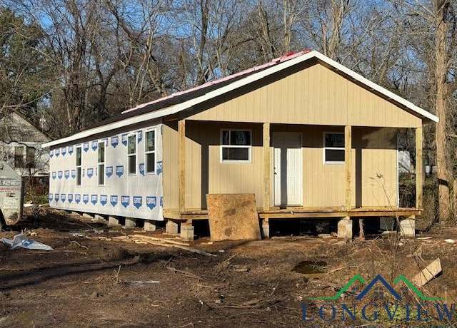 Property at 1607 Morrison, Marshall, TX 75670, 4 beds, 2 baths