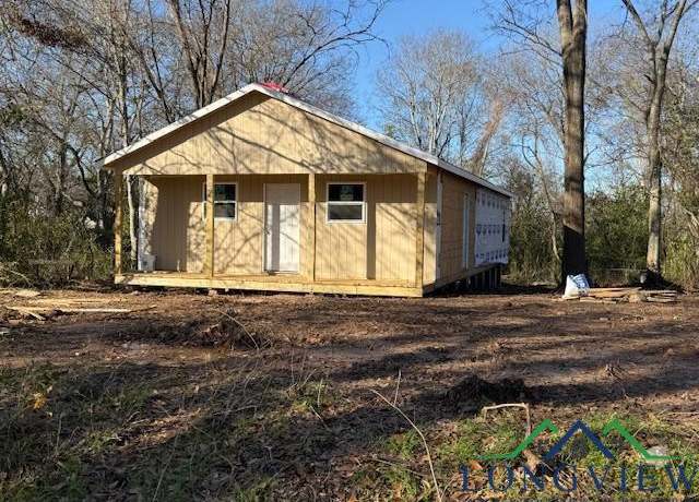 Property at 1003 Fry, Marshall, TX 75670, 4 beds, 2 baths