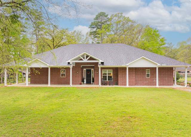 Property at 501 Higginbotham, Kilgore, TX 75662, 3 beds, 2.5 baths