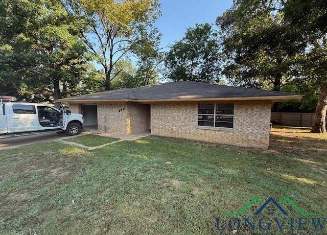 Property at 304 Walton Ave, Gladewater, TX 75647, 3 beds, 2 baths