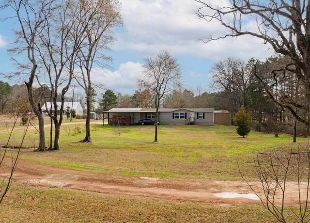 Property at 5460 S Interstate 20 Rd E, Marshall, TX 75672, 3 beds, 2 baths