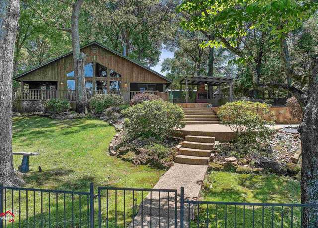 Property at 1024 Shadowood Dr, Marshall, TX 75672, 4 beds, 3 baths