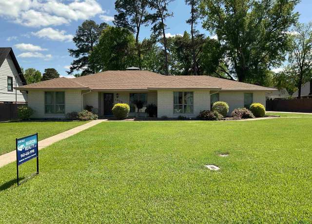 Property at 1013 Baylor Dr, Carthage, TX 75633, 3 beds, 2 baths