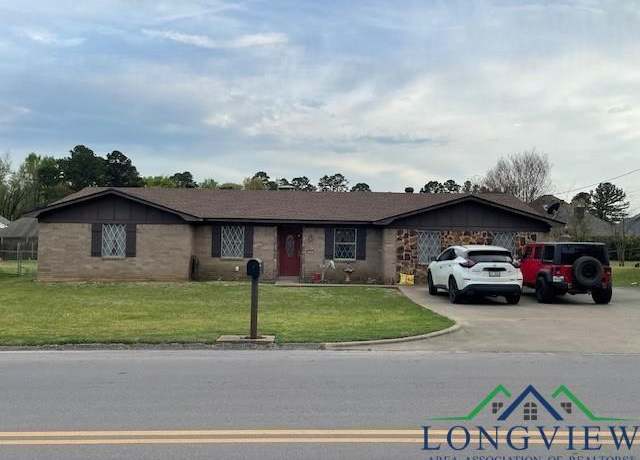 Property at 816 Blueridge Pkwy, Longview, TX 75605, 3 beds, 2 baths