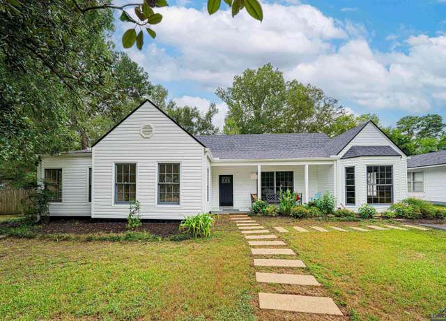 Property at 1230 Myrtle, Kilgore, TX 75662, 4 beds, 2 baths