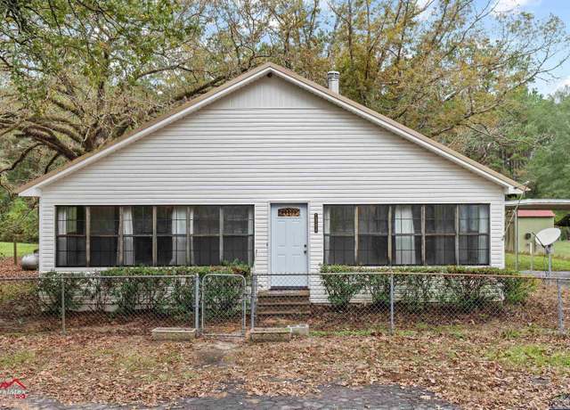 Property at 1984 County Road 455, Carthage, TX 75633, 2 beds, 2 baths