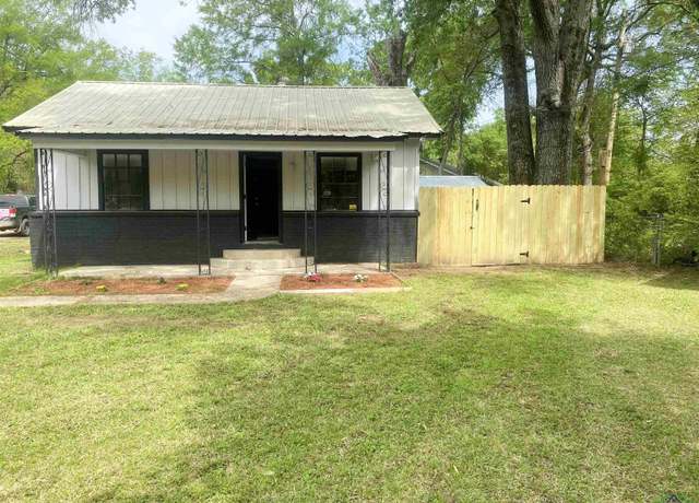 Property at 100 Roosevelt St, Hooks, TX 75561, 2 beds, 1 bath