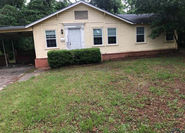 Property at 402 W Pine St, Overton, TX 75684, 3 beds, 1 bath