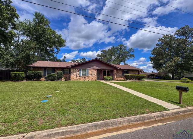 Property at 902 Warren Dr, Marshall, TX 75672, 4 beds, 2 baths
