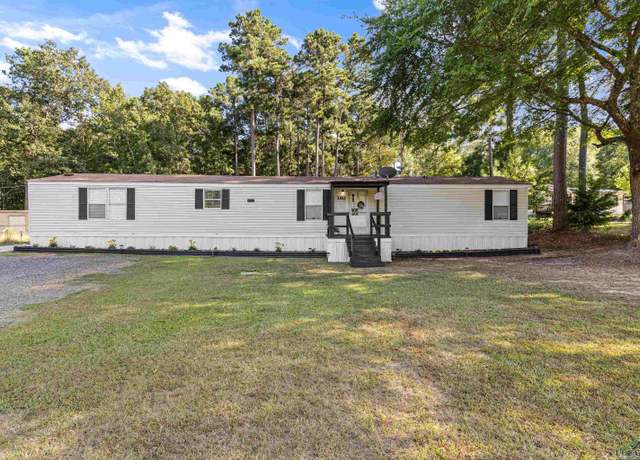 Property at 190 Cross Creek Rd, Longview, TX 75605, 3 beds, 2 baths