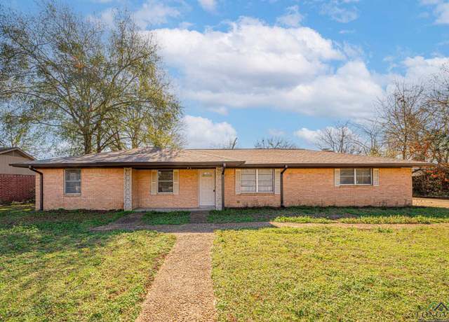 Property at 2704 Royal Dr, Kilgore, TX 75662, 4 beds, 2 baths